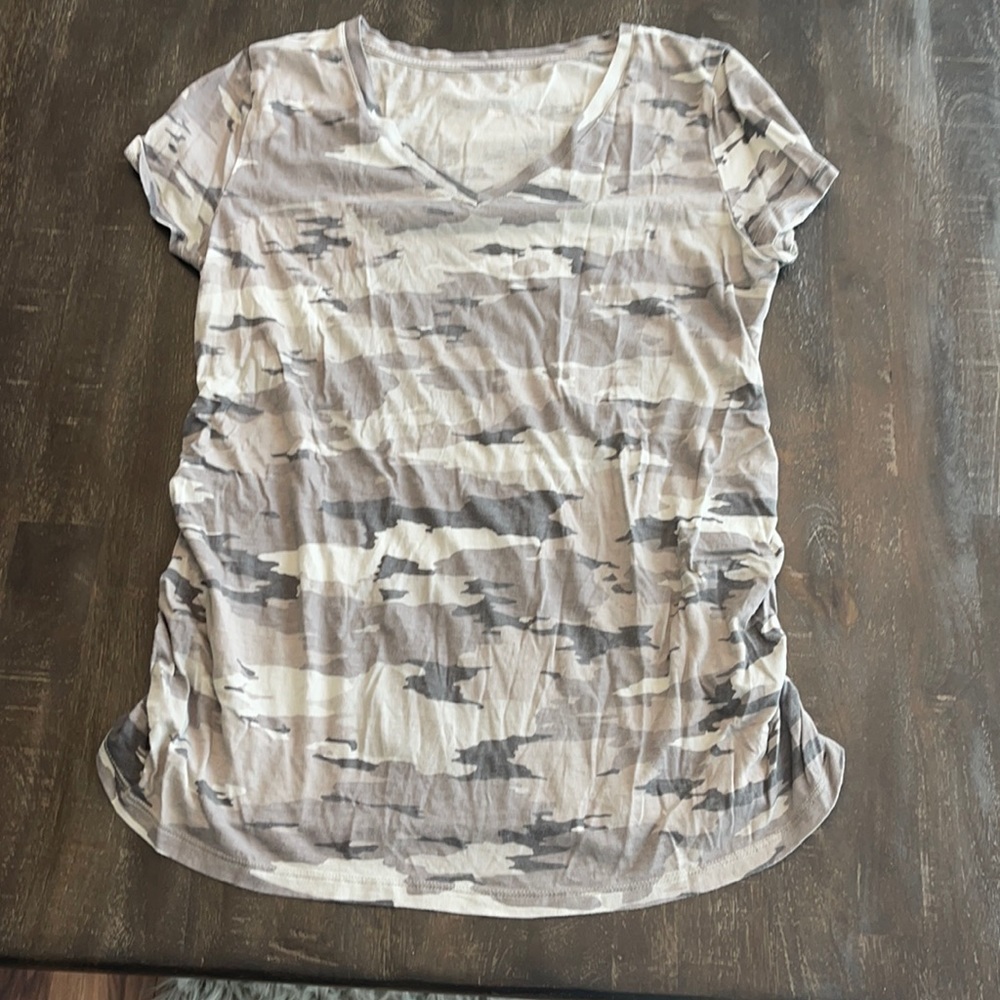 Isabel Maternity camp shirt size Large